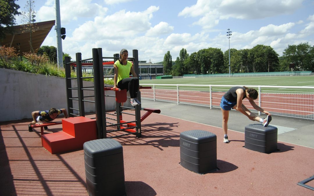 Move, Laugh, and Feel Great: Summer Fitness in Corona